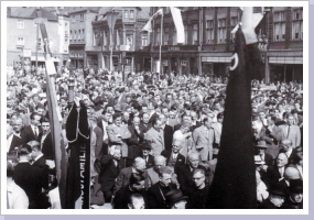 Die Kolpingssöhne bei einem Bundestreffen 1956 auf dem Markt